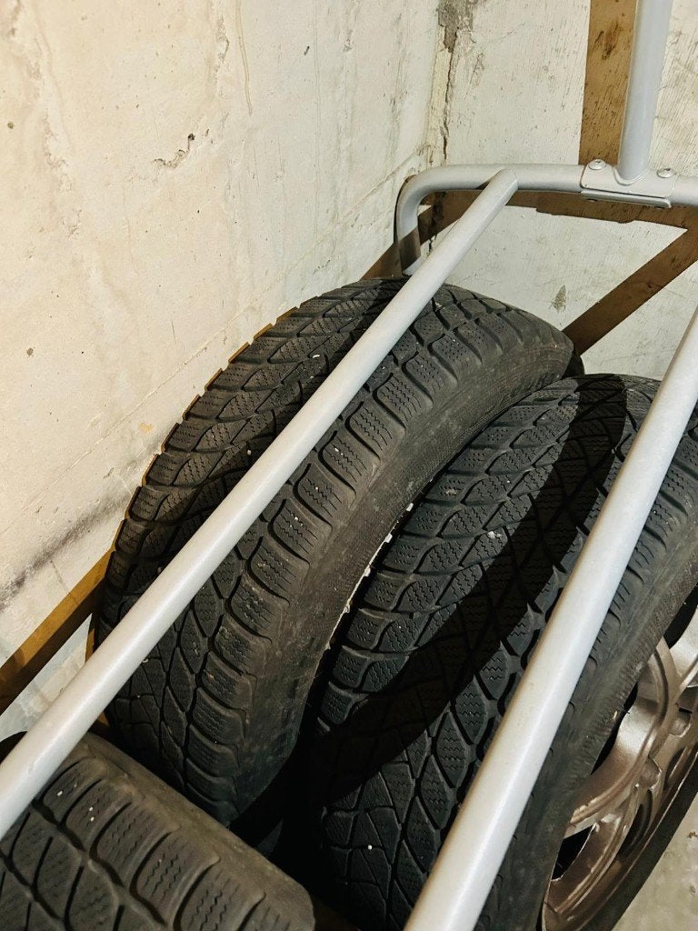 Winterbanden - af te halen in wezembeek-oppem, Auto-onderdelen, Ophalen, Winterbanden, Banden en Velgen