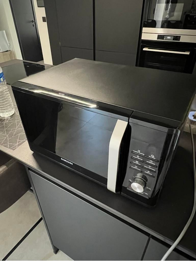 Micro-ondes Samsung, Ophalen, Zo goed als nieuw, Microgolfoven