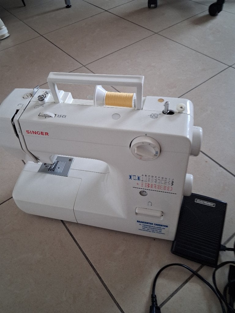 naaimachine singer model 4c-326 G met voet, Hobby en Vrije tijd, Ophalen, Zo goed als nieuw, Naaimachine, Singer