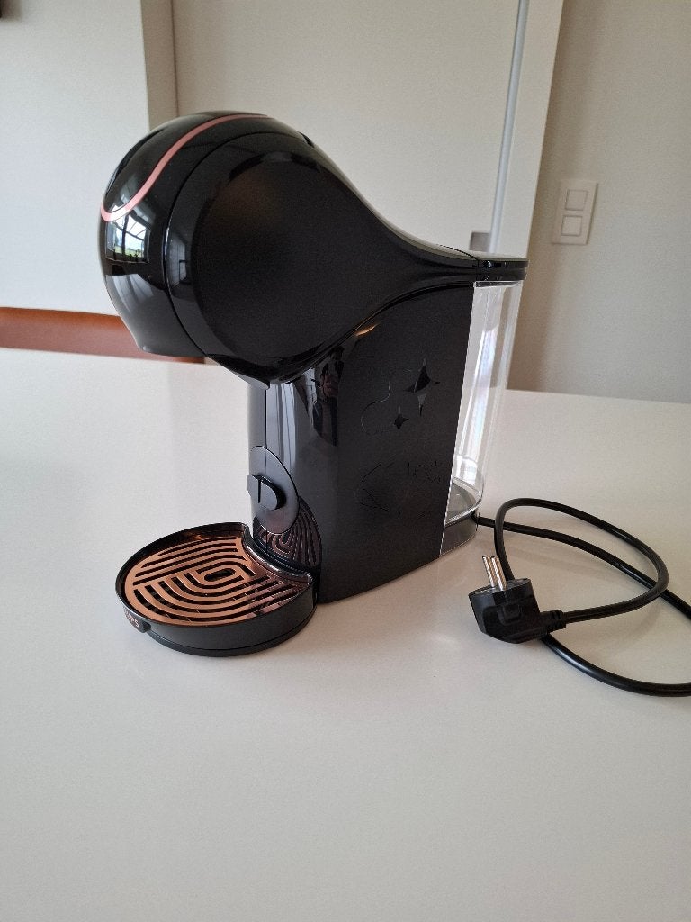 Krups Dolce Gusto Genio S koffieapparaat zwart, Elektronische apparatuur, Koffiezetapparaten, Zo goed als nieuw, Koffiepads en cups