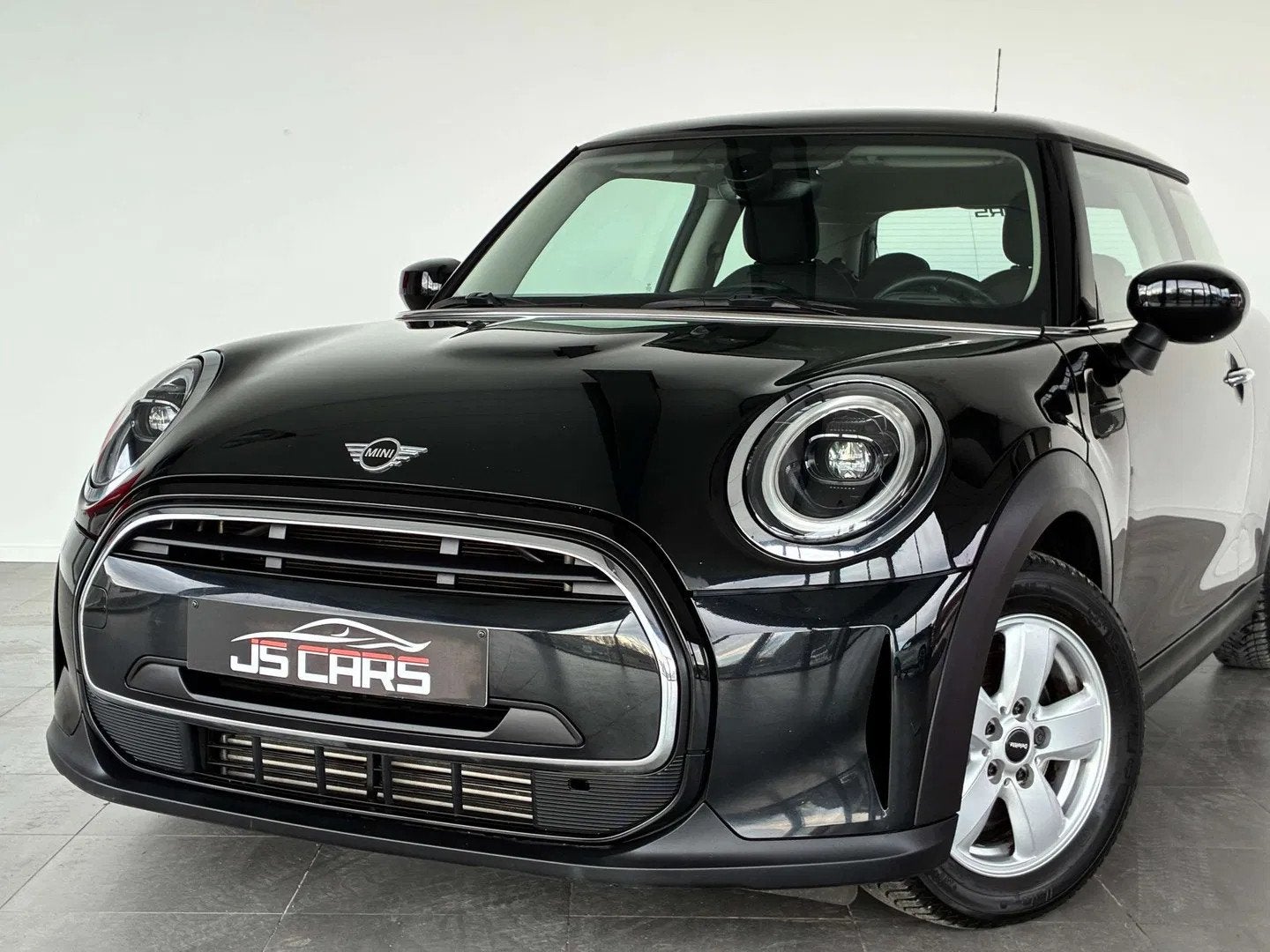 MINI Cooper 1.5iA-1ERPRO-GPS-CARPLAY-JANTES15-PDC (bj 2022), Auto's, 4 zetels, Stof, Gebruikt, 1595 kg