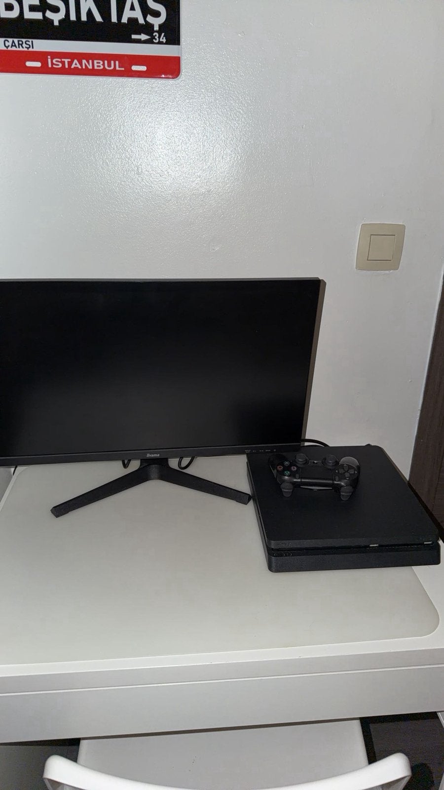 Intresse voor ps4+monitor+controle+kabels?, Ophalen, Zo goed als nieuw