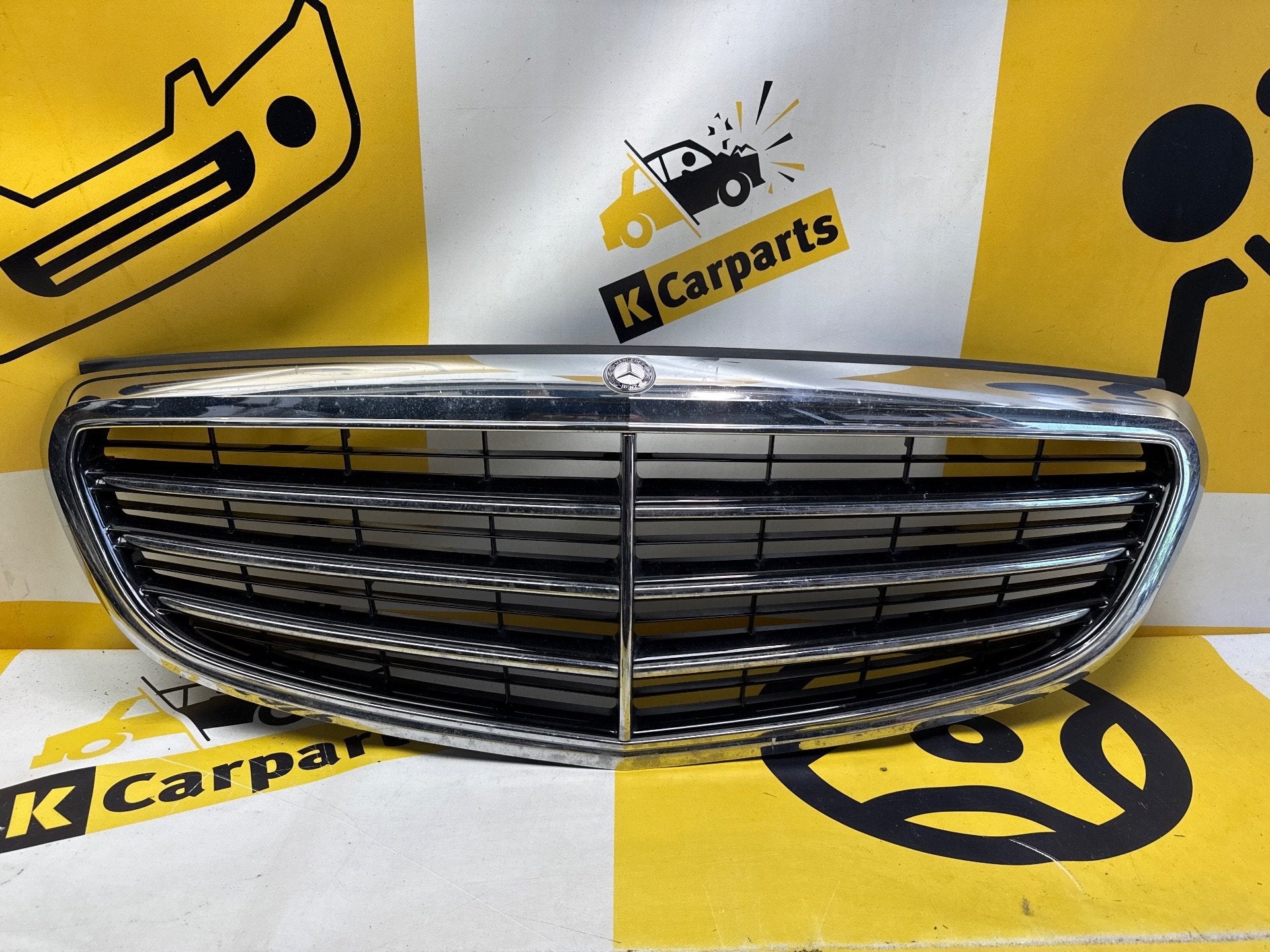 Calandre Mercedes-Benz Classe C W205 d'origine A2058802683, Mercedes-Benz AG, Mercedes-Benz, Utilisé, Mercedesstrasse 120
70372  Stuttgart, DE