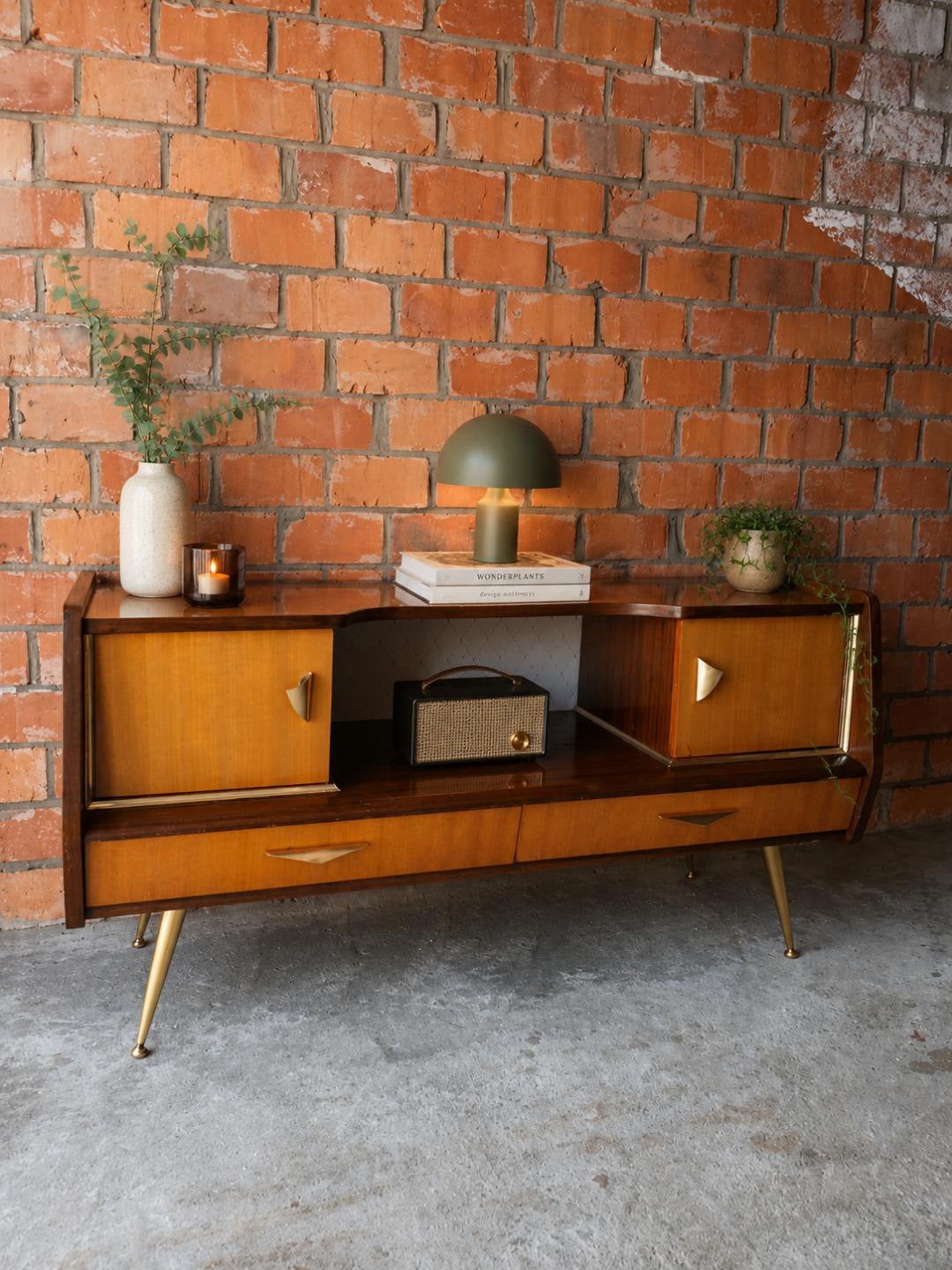 Vintage dressoir / tv-kast, Ophalen, Zo goed als nieuw