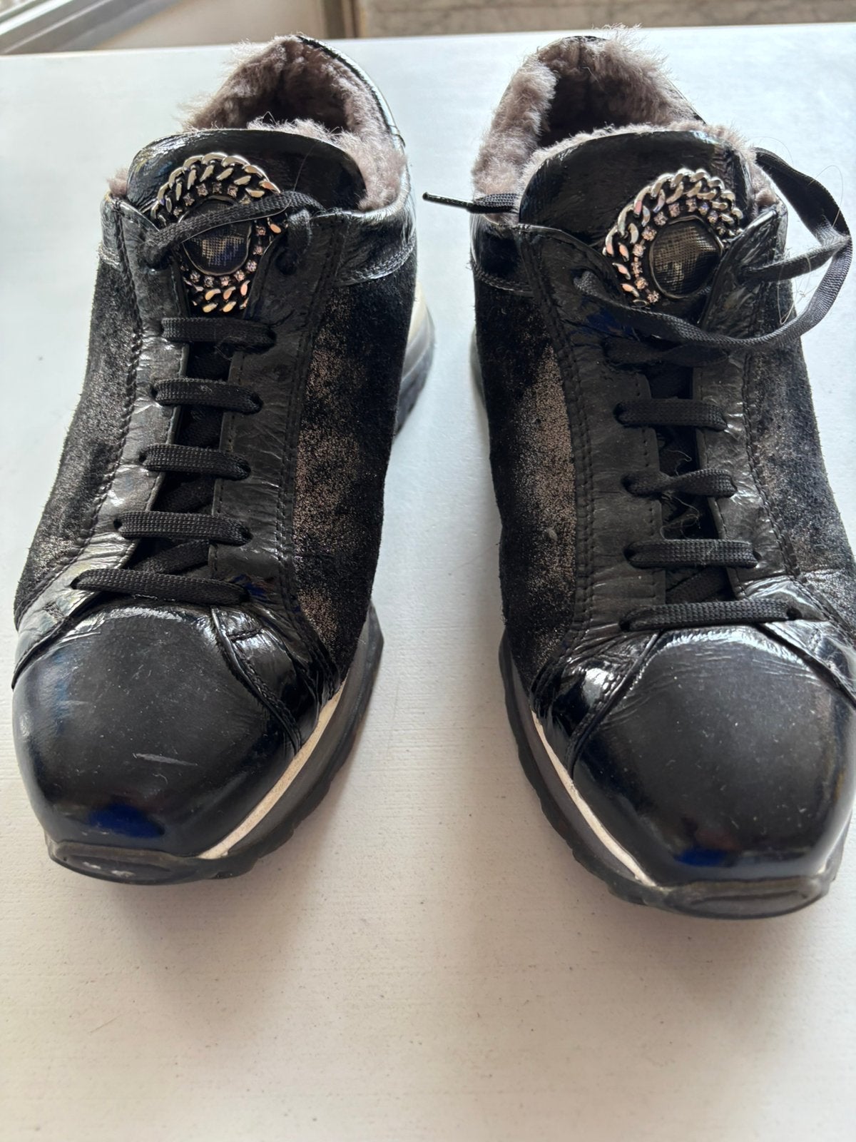 Sneakers met pels mt 41, Kleding | Dames, Zwart, Ophalen of Verzenden, Zo goed als nieuw, Sneakers