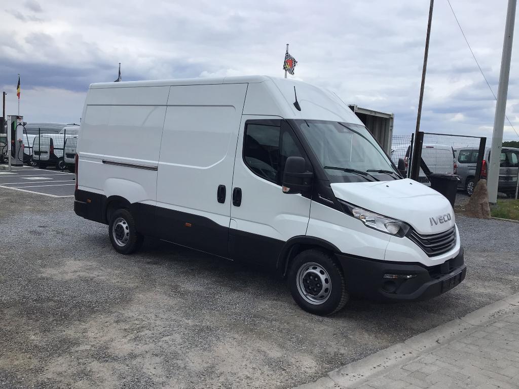 iveco daily l3h2 30hdi 180pk automaat 2026 10km 33950e ex, Auto's, Automaat, 4 cilinders, Iveco, Wit