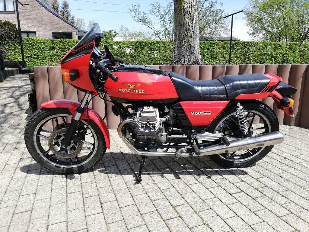 Moto Guzzi V50 Monza, Motos, Motos | Oldtimers & Ancêtres, 2 cylindres, Transmission par cardan, Enlèvement