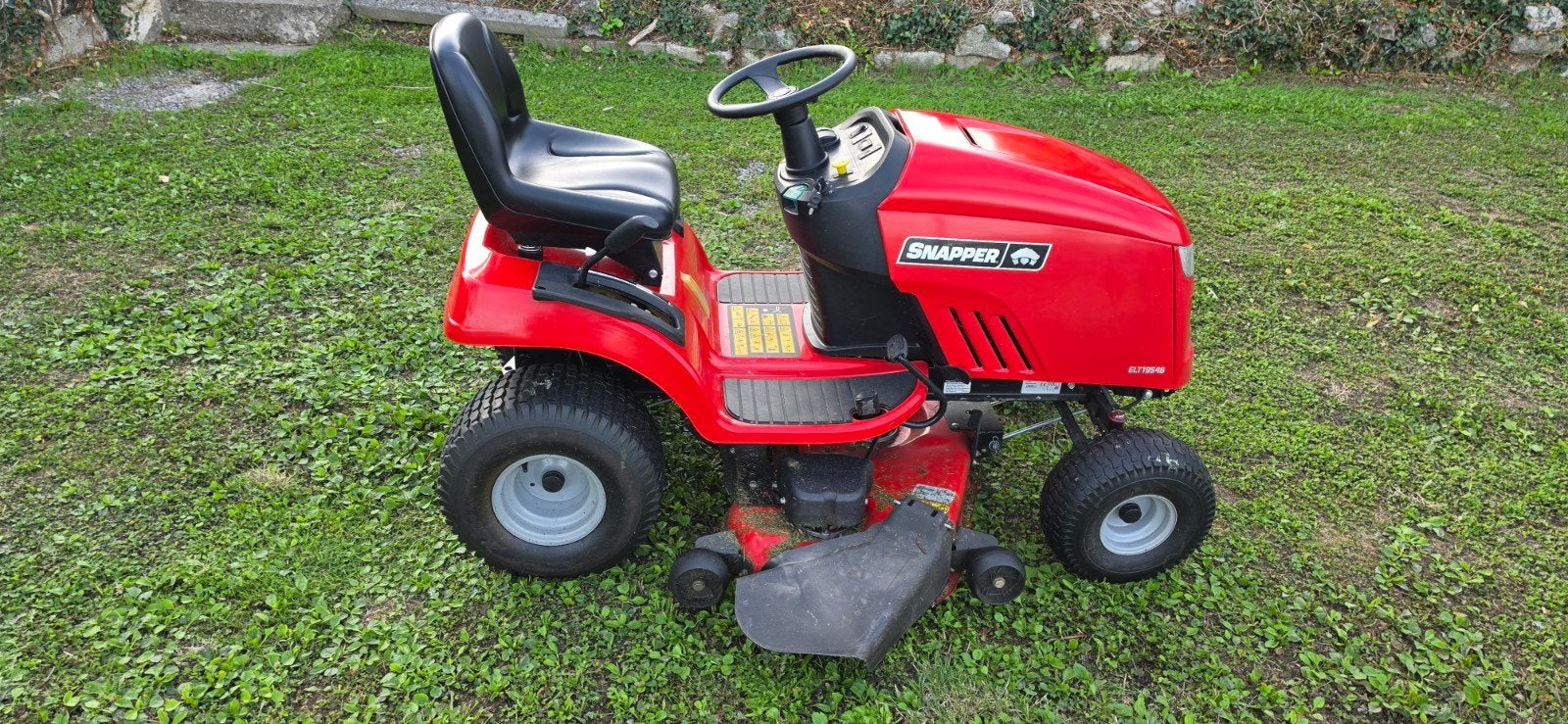 Tracteur tondeuse Snapper ELT19546 avec 183heures, Jardin & Terrasse, Démarrage électrique, Comme neuf, Enlèvement, 90 à 120 cm
