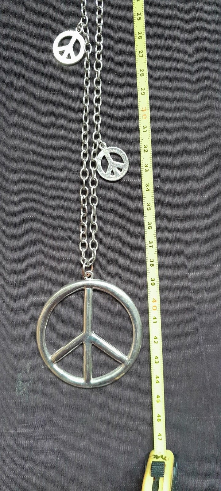 Prachtige ketting met Peace tekens., Ophalen of Verzenden, Zo goed als nieuw, Overige materialen