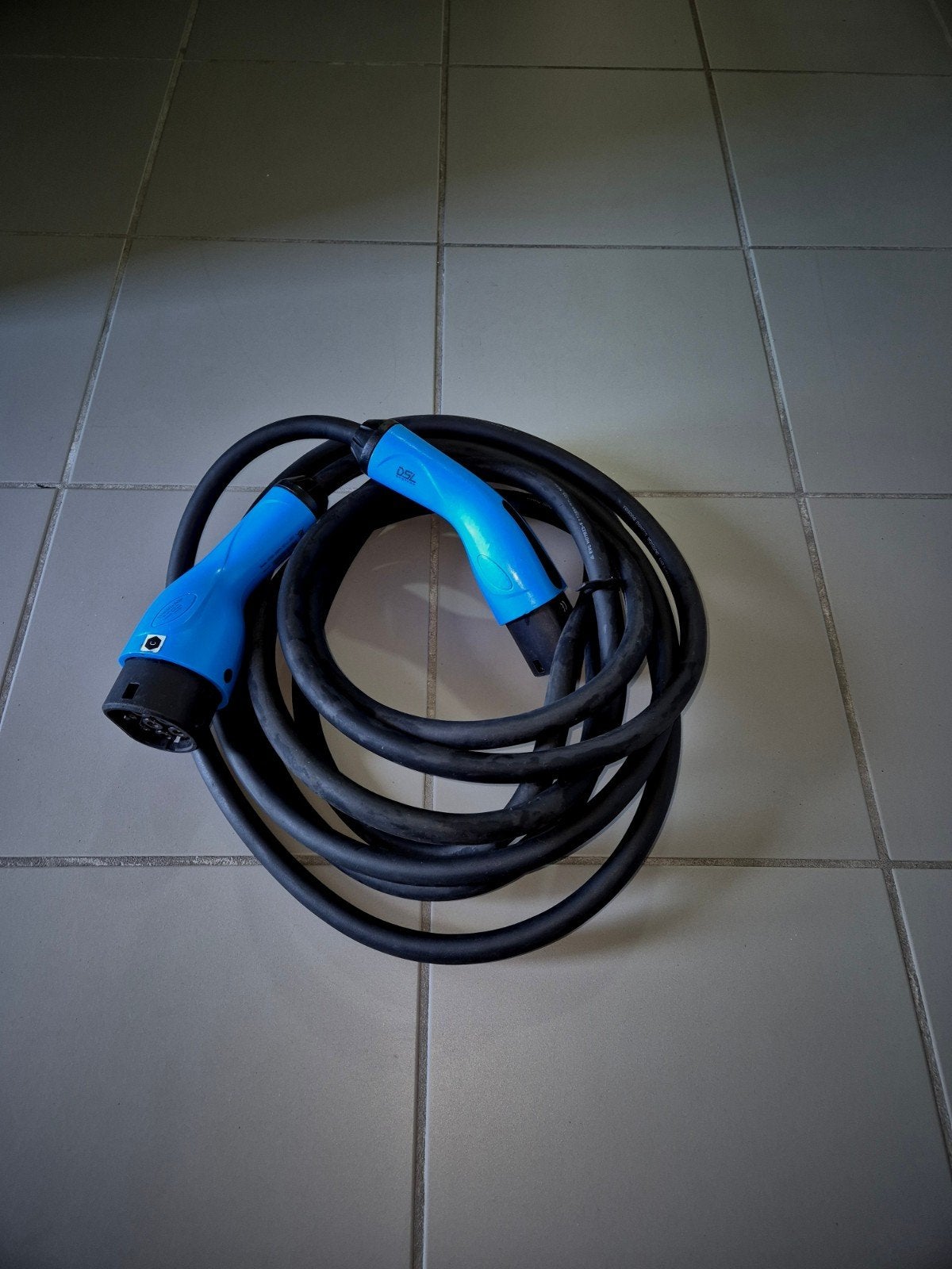 Câble de recharge pour voiture électrique, Autos : Divers, Bornes de recharge, Comme neuf, Câble de charge, Enlèvement ou Envoi