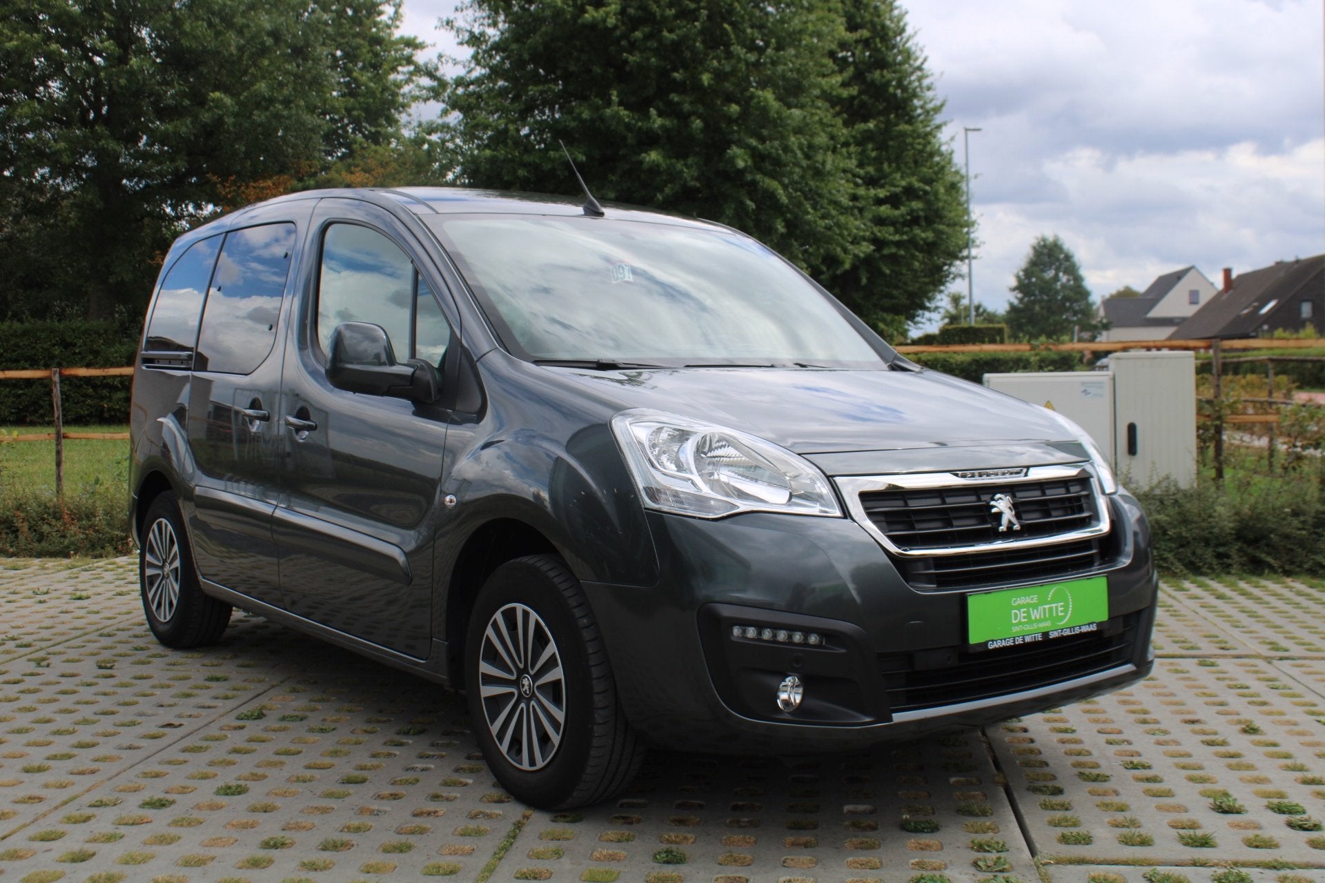 Peugeot Partner Combi (année de construction 2017), Autos, Achat, https://public.car-pass.be/vhr/ab04f5a8-6831-4395-9a6c-8391c7aeb7b8