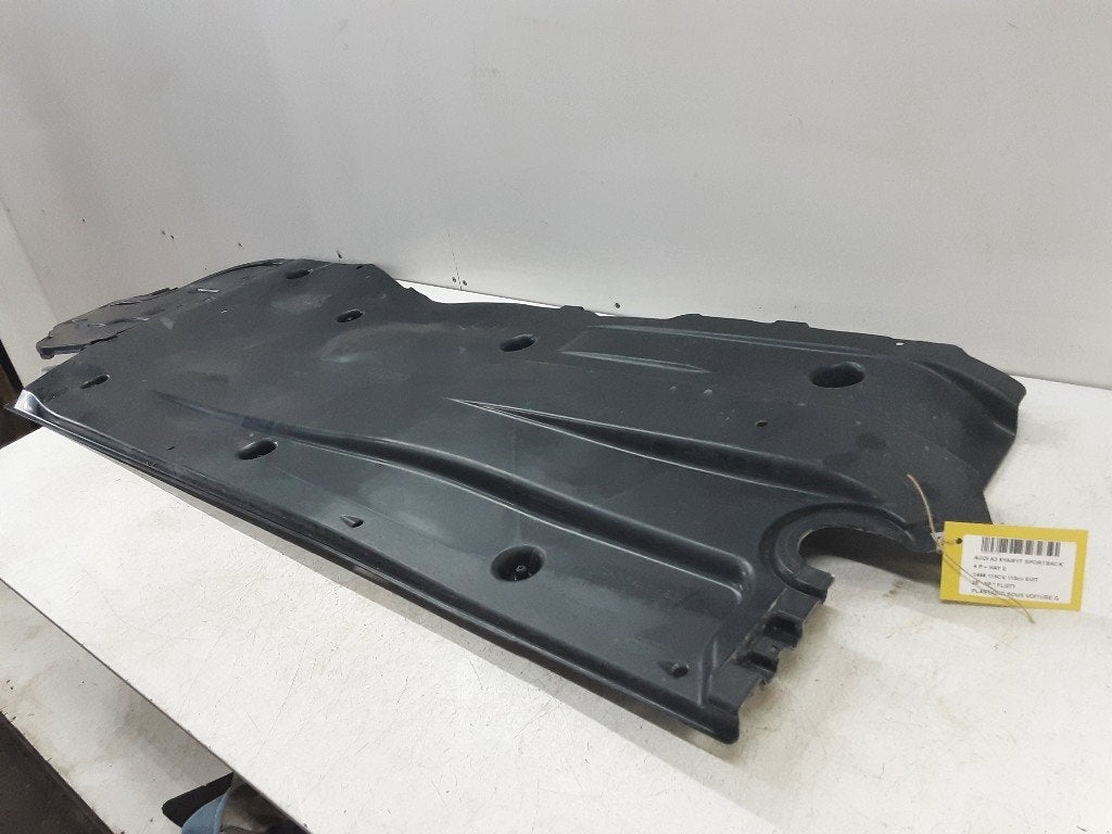 PLAQUE ARRIÈRE AVANT GAUCHE Audi A3 Sportback (8YA), Autos : Pièces & Accessoires, Auto-Union-Straße  1,
85057  Ingolstadt, DE