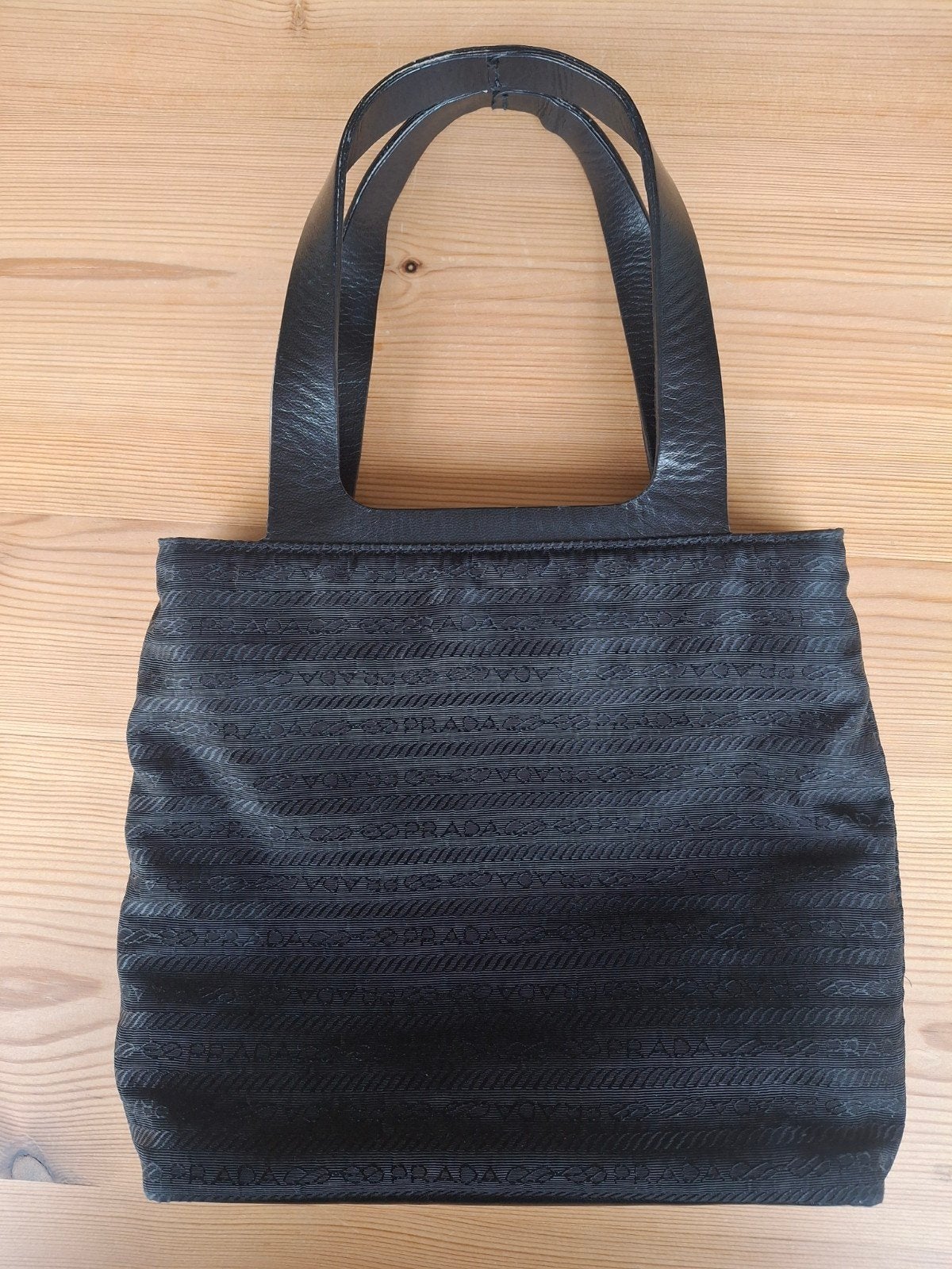 handtas PRADA zwart, Handtassen en Accessoires, Tassen | Damestassen, Ophalen, Zwart, Handtas