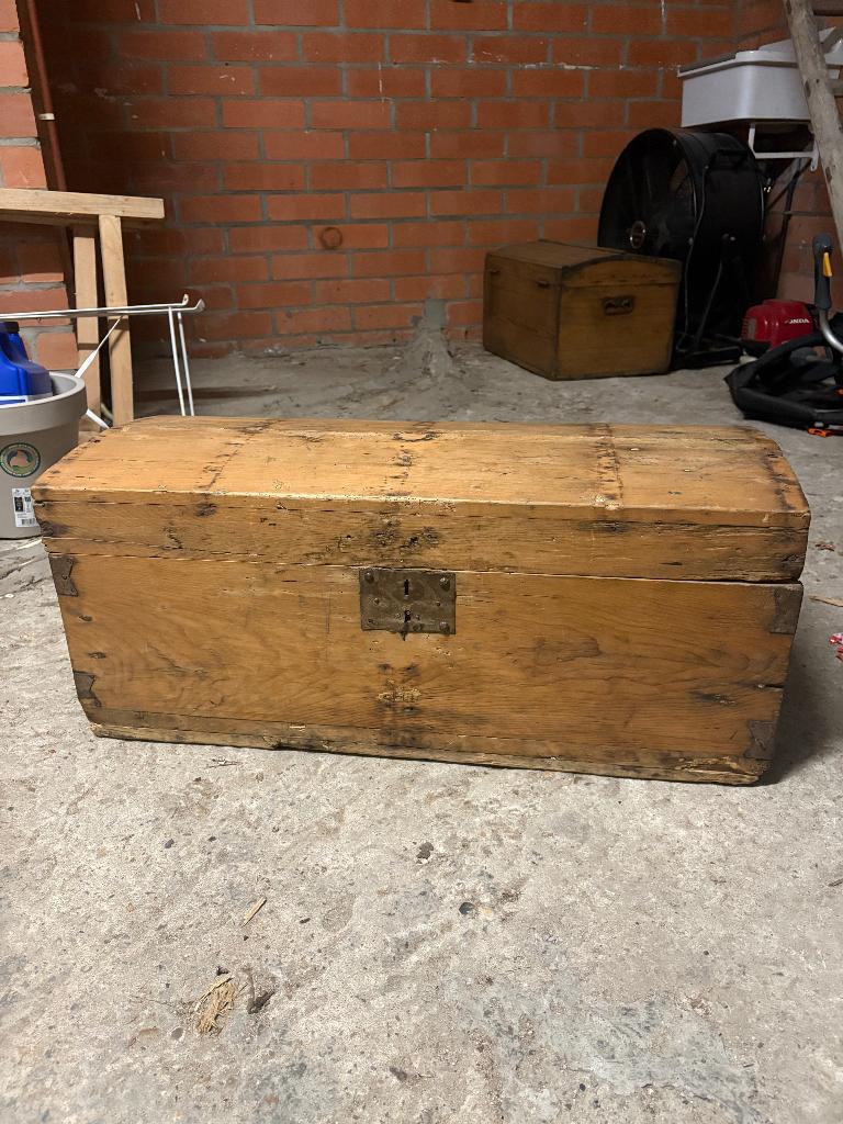 kist in hout, Enlèvement