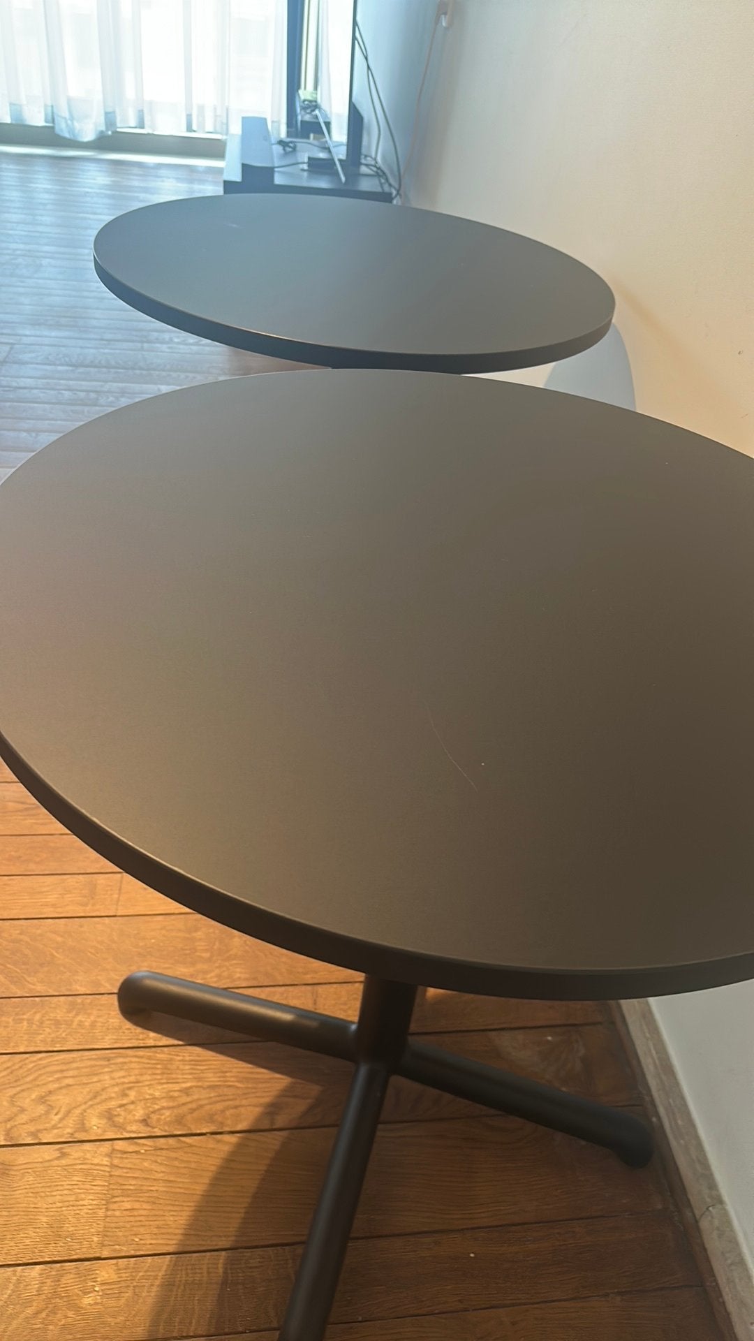 2 x Stensele Ikea ronde tafel antraciet, Ophalen, Zo goed als nieuw, Tot twee personen, Rond