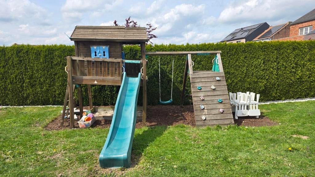 Speelhuis met schommel, glijbaan, zandbak en klimmuur, Enfants & Bébés, Jouets | Extérieur | Aires de jeux, Enlèvement, Utilisé