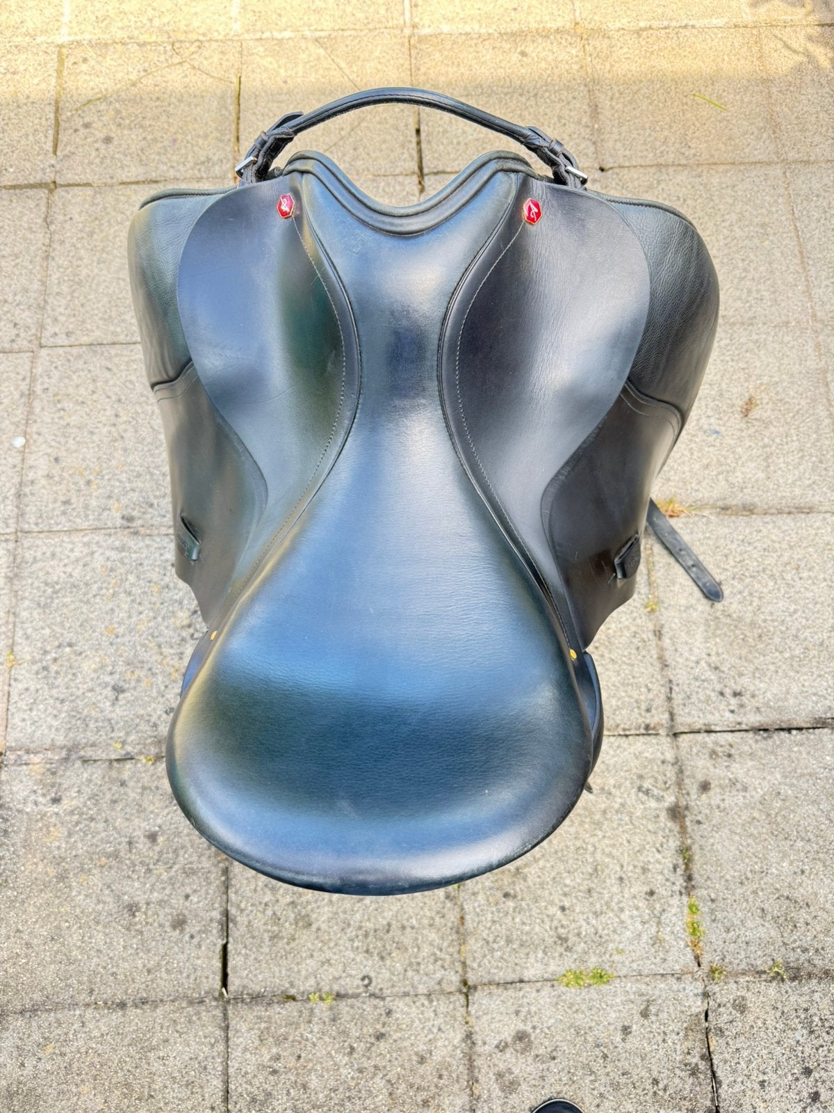 Dressuurzadel „Albion” van zijde, Dieren en Toebehoren, Paarden en Pony's | Zadels, Zo goed als nieuw, Dressuur, Kniewrongen, Ophalen of Verzenden