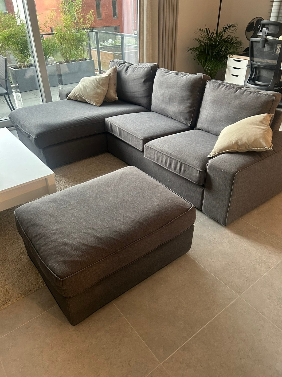 Canapé IKEA KIVIK 3 places avec méridienne + pouf, Enlèvement, Utilisé
