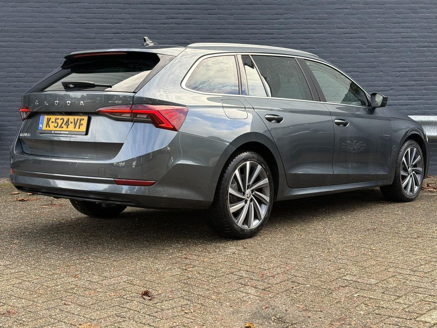 Skoda Octavia Combi Automaat 2.0 TDI | € 9.450,- NETTO! | Pa, Auto's, Automaat, Zwart, Bedrijf, 119 g/km