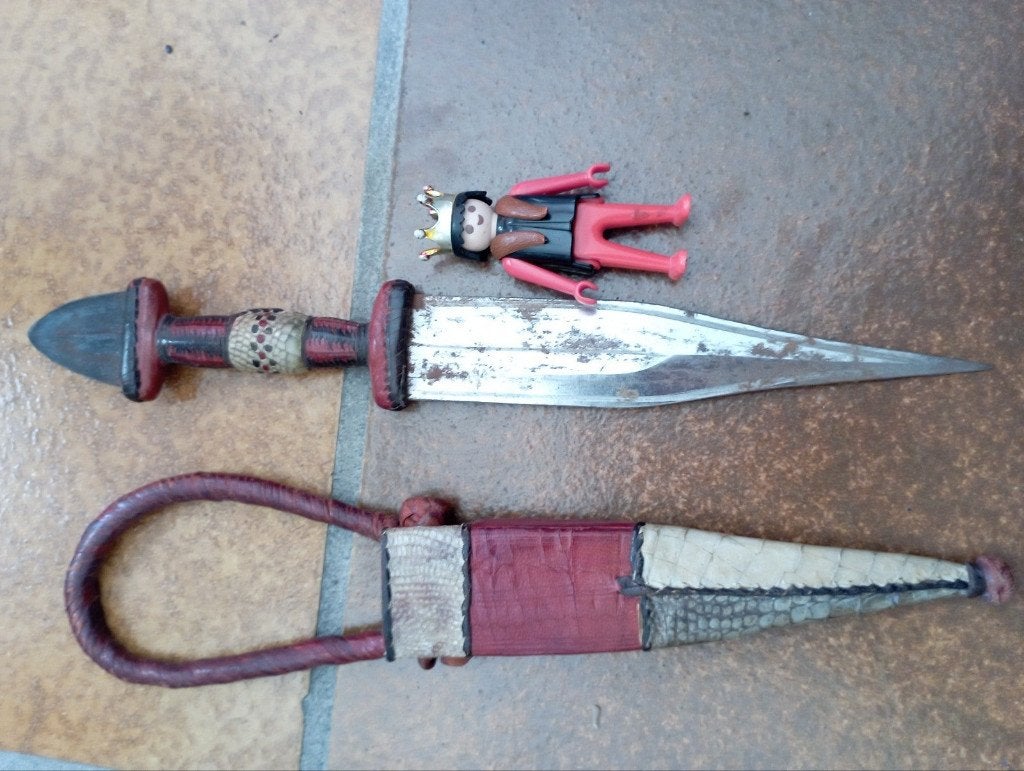687) Mes en schede ( muggenprikker ) 29cm, Ophalen of Verzenden