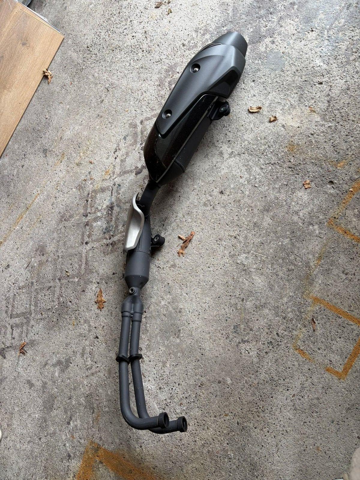 T-max Techmax 560 uitlaat 2021, Ophalen, Nieuw
