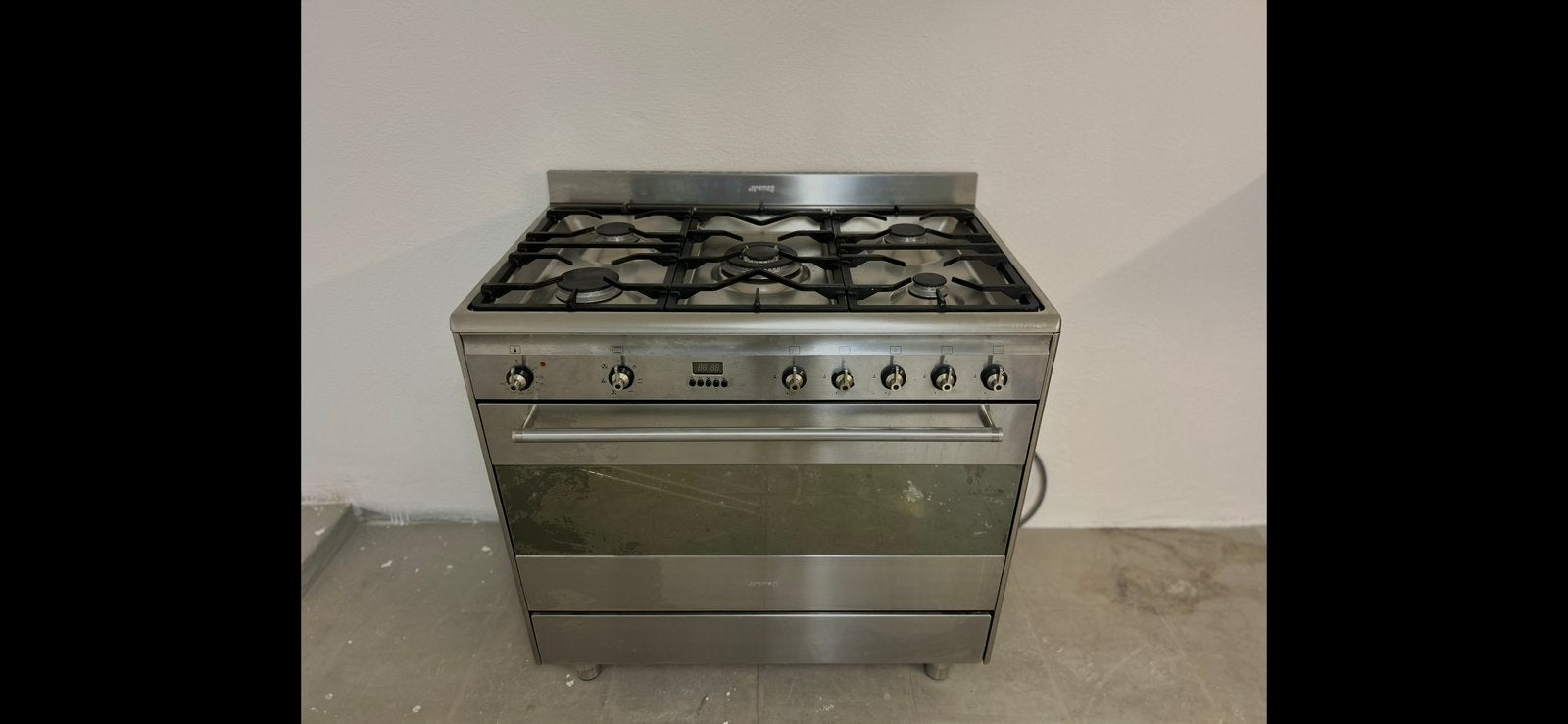Smeg RVS fornuis 5 pits gas incl. Oven, Elektronische apparatuur, Ophalen, Hete lucht, Zo goed als nieuw, Gas