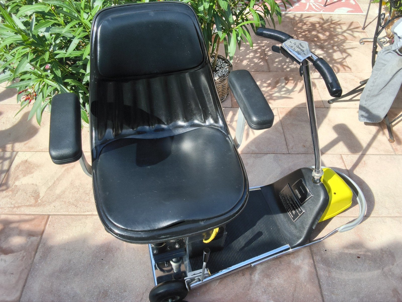 amigo elektrische rolstoel goed werkend met nieuwe batterij, Enlèvement, Utilisé, Fauteuil roulant électrique