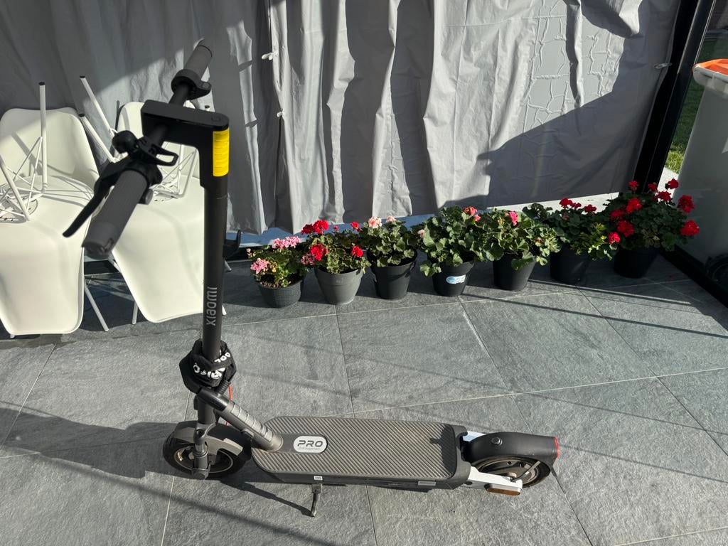 E step, Fietsen en Brommers, Ophalen, Zo goed als nieuw