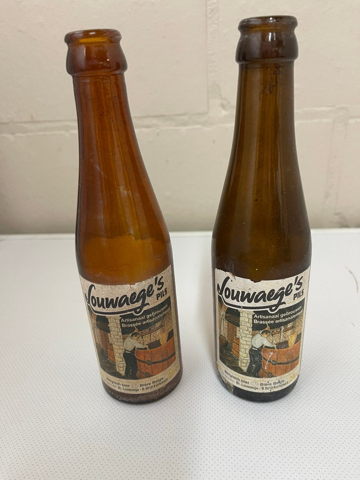 2 flesjes Louwaege’s Pils Louwaege brouwerij Kortemark, Verzamelen, Biermerken, Ophalen of Verzenden, Zo goed als nieuw, Flesje(s)