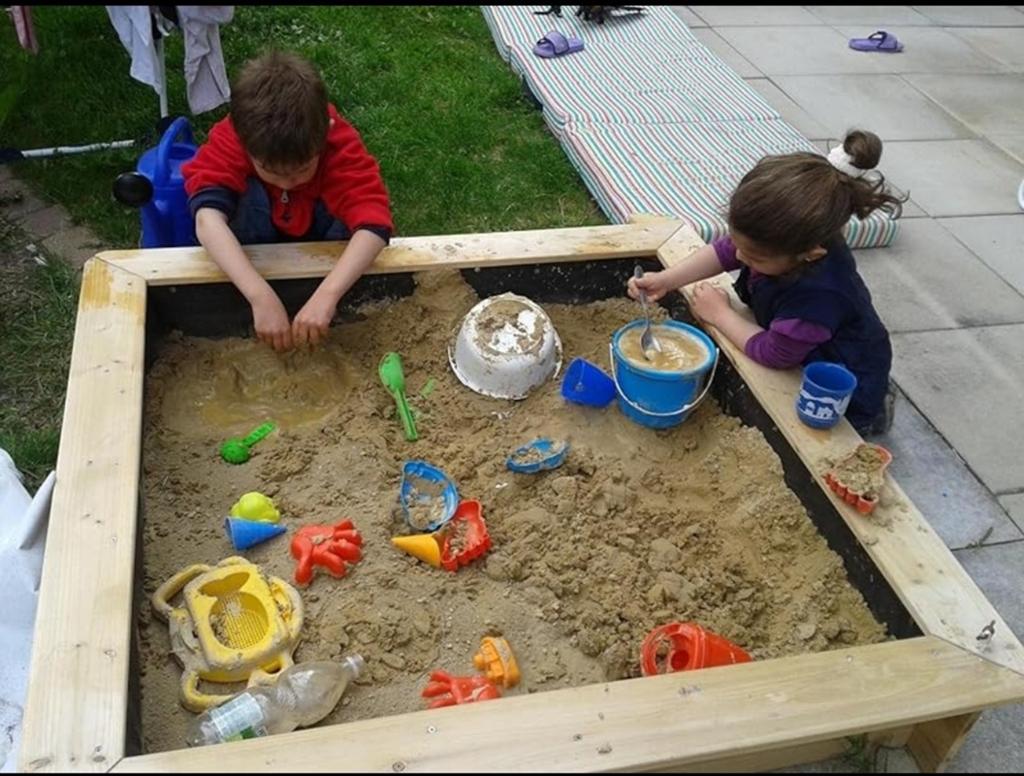 Bac à sable en bon état, Enfants & Bébés