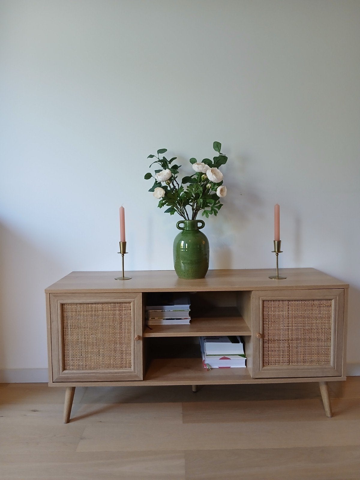 Licht houten kastje boho stijl, rieten deurtjes, Ophalen, 100 tot 150 cm, Zo goed als nieuw, Minder dan 100 cm