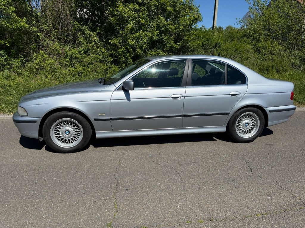 BMW 535i E39, oldtimer, foto 2