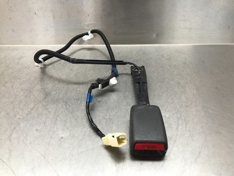 BOUCLE DE CEINTURE DE SECURITE AVANT GAUCHE Urban Cruiser, Utilisé, Toyota