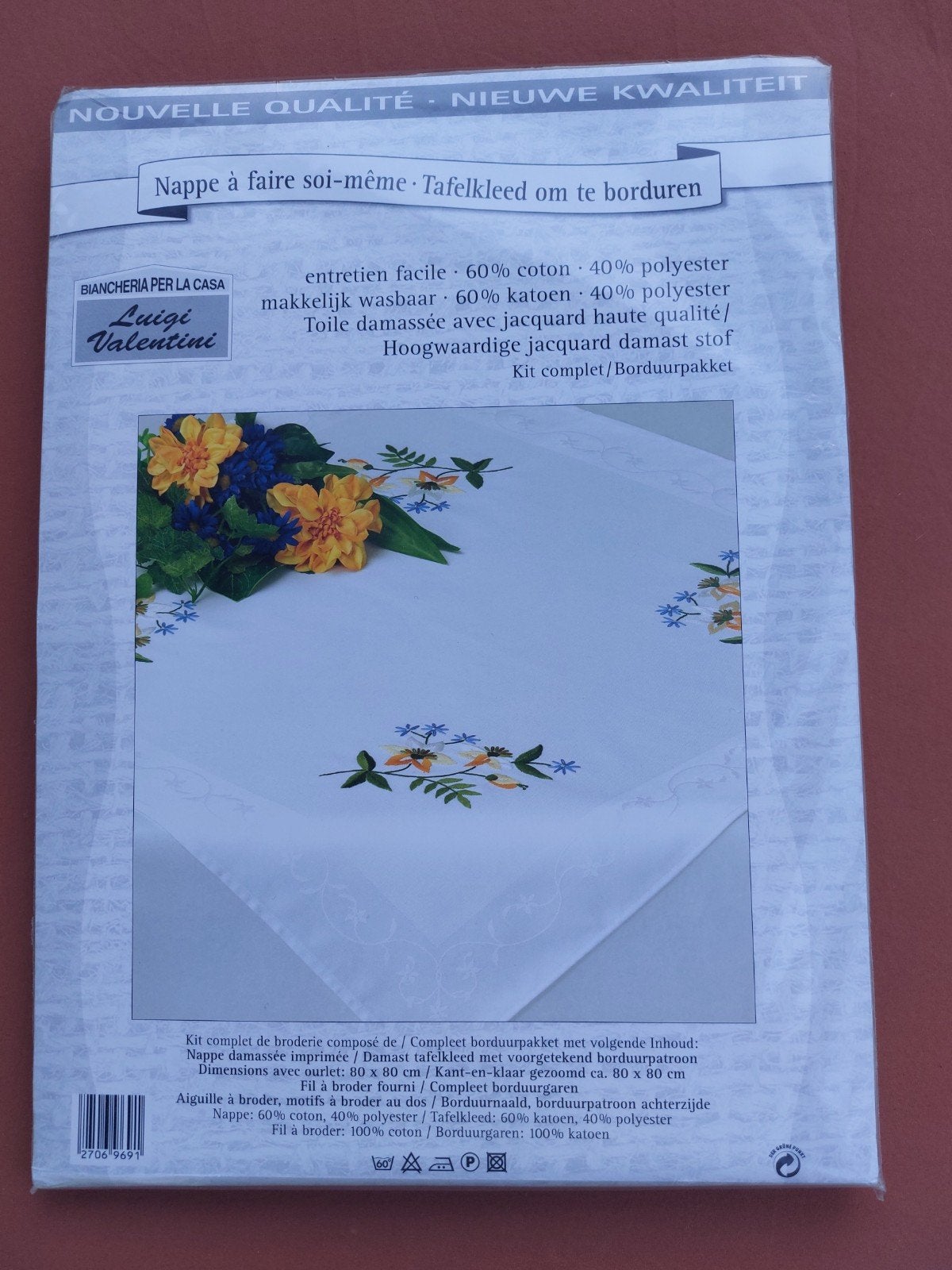 broderie avec fil 5€ neuve encore dans son emballage, Hobby & Loisirs créatifs, Broderie & Machines à broder, Enlèvement, Neuf