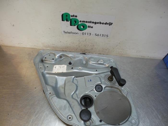 Mécanique vitre 4portes arrière gauche d'un Volkswagen Gol, Volkswagen, -, 3 mois de garantie, Utilisé