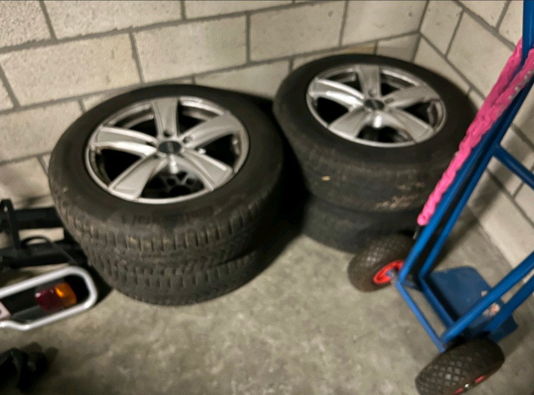 4 pneus d'hiver Continental, Autos : Pièces & Accessoires, Pneus & Jantes, Pneus et Jantes, Véhicule de tourisme, 17 pouces, Enlèvement