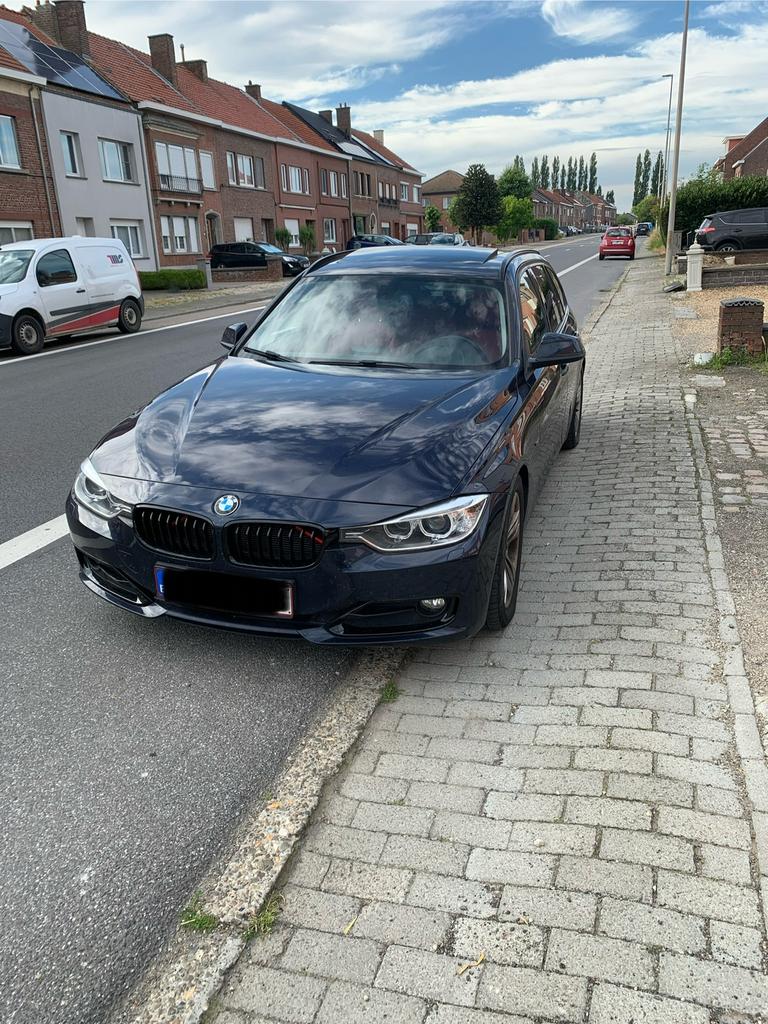 Bmw 318d, F31 in zeer goede staat!, Auto's, Achterwielaandrijving, Bi-Xenon koplampen, Blauw, Leder