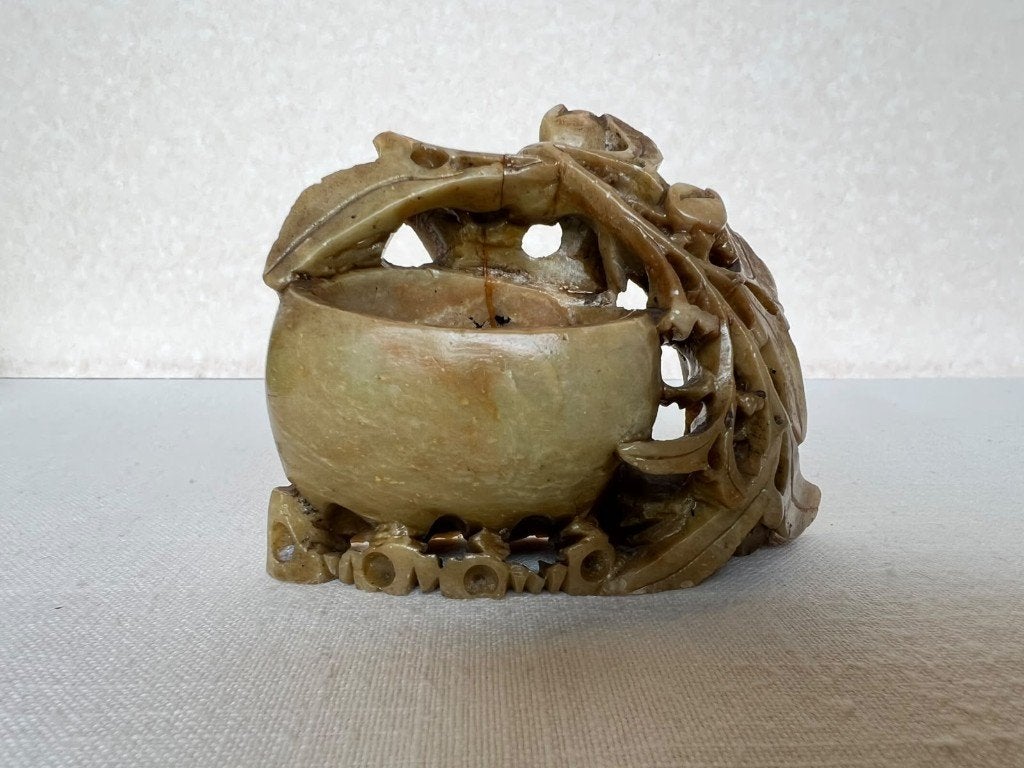 Vintage handgesneden Chinese spekstenen inktpot (steatiet), Enlèvement ou Envoi