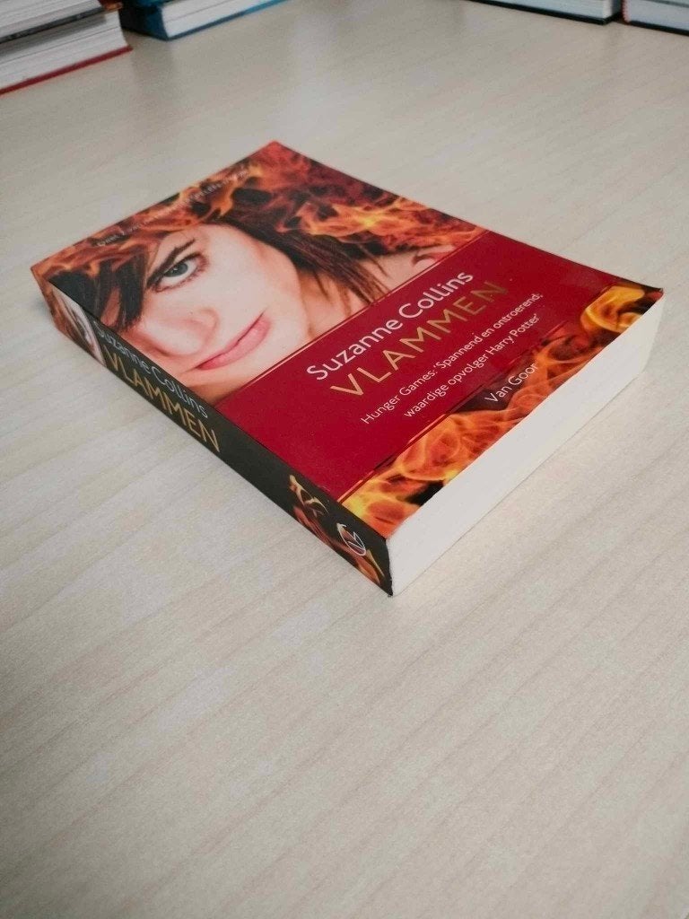 Vlammen (De Hongerspelen deel 2), Enlèvement ou Envoi, Comme neuf, Suzanne Collins