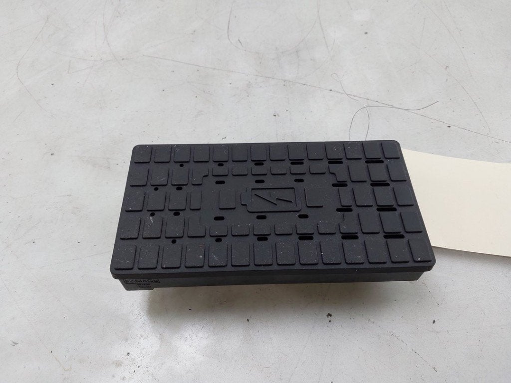 DRAADLOZE TELEFOONLADER (|NL1T19J235AE|2785310|), Ford-Werke GmbH, Gebruikt, Kunden@ford.com, Henry-Ford-Straße  1
50735  Köln, DE