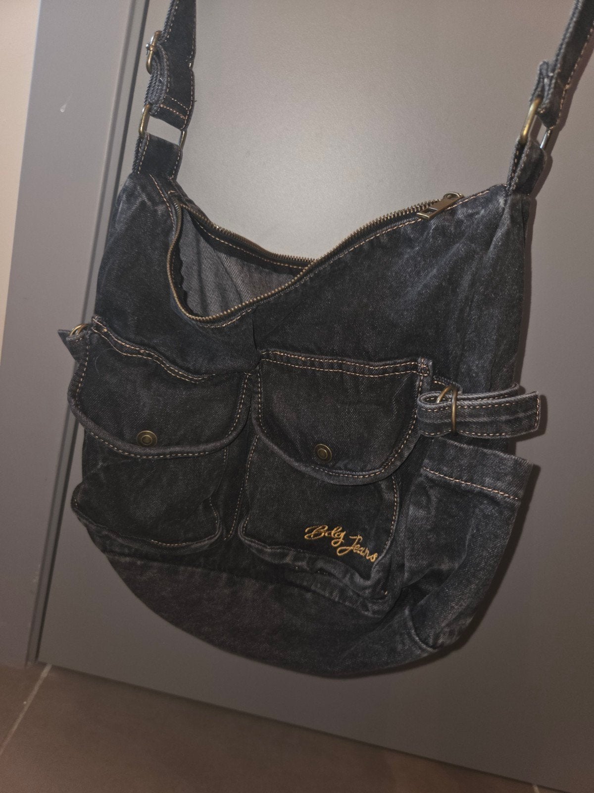 Tas Urban Outfitters, Ophalen