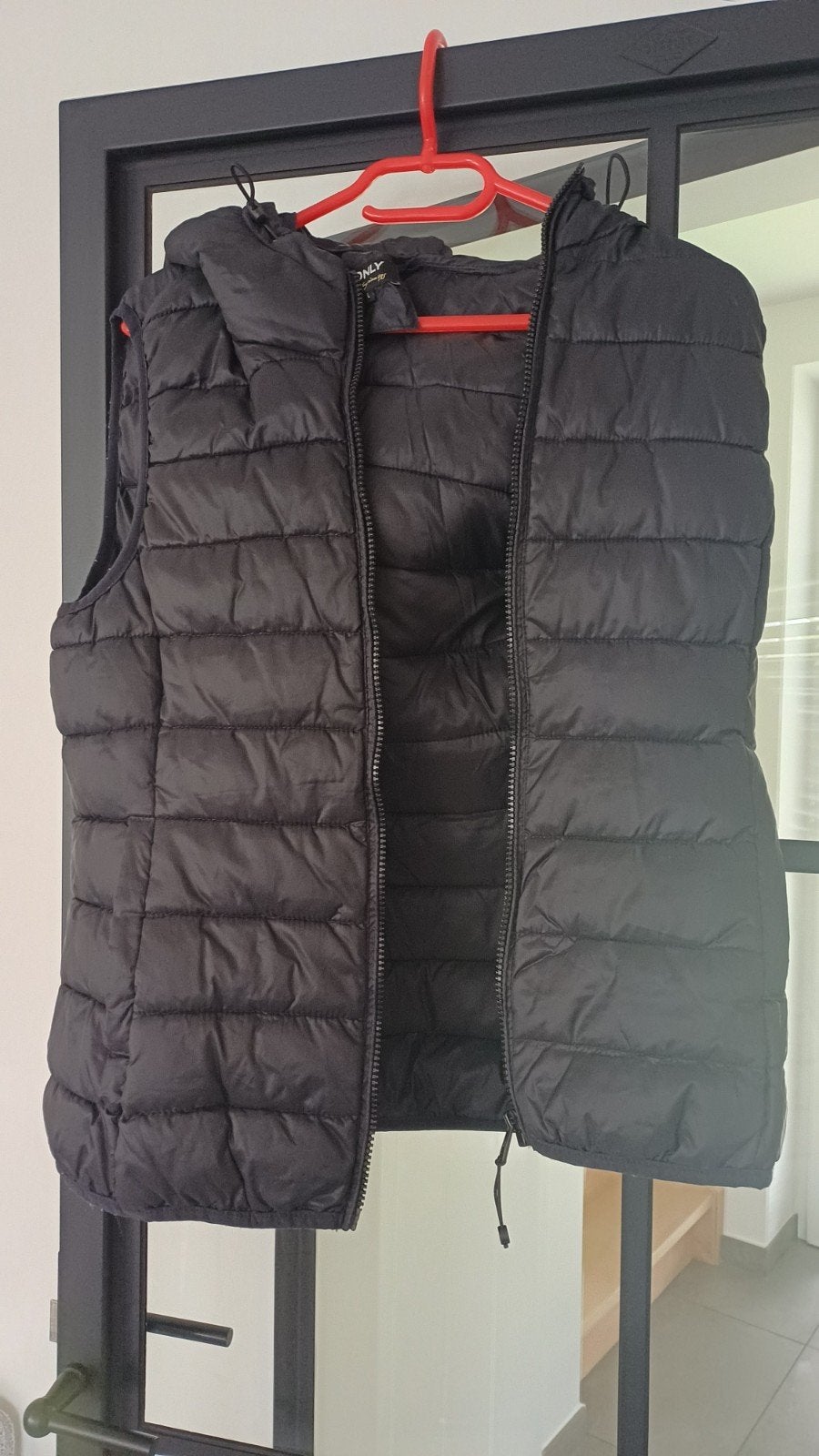 Zwarte bodywarmer maat large, Vêtements | Femmes, Blousons sans Manches, Enlèvement ou Envoi, Noir