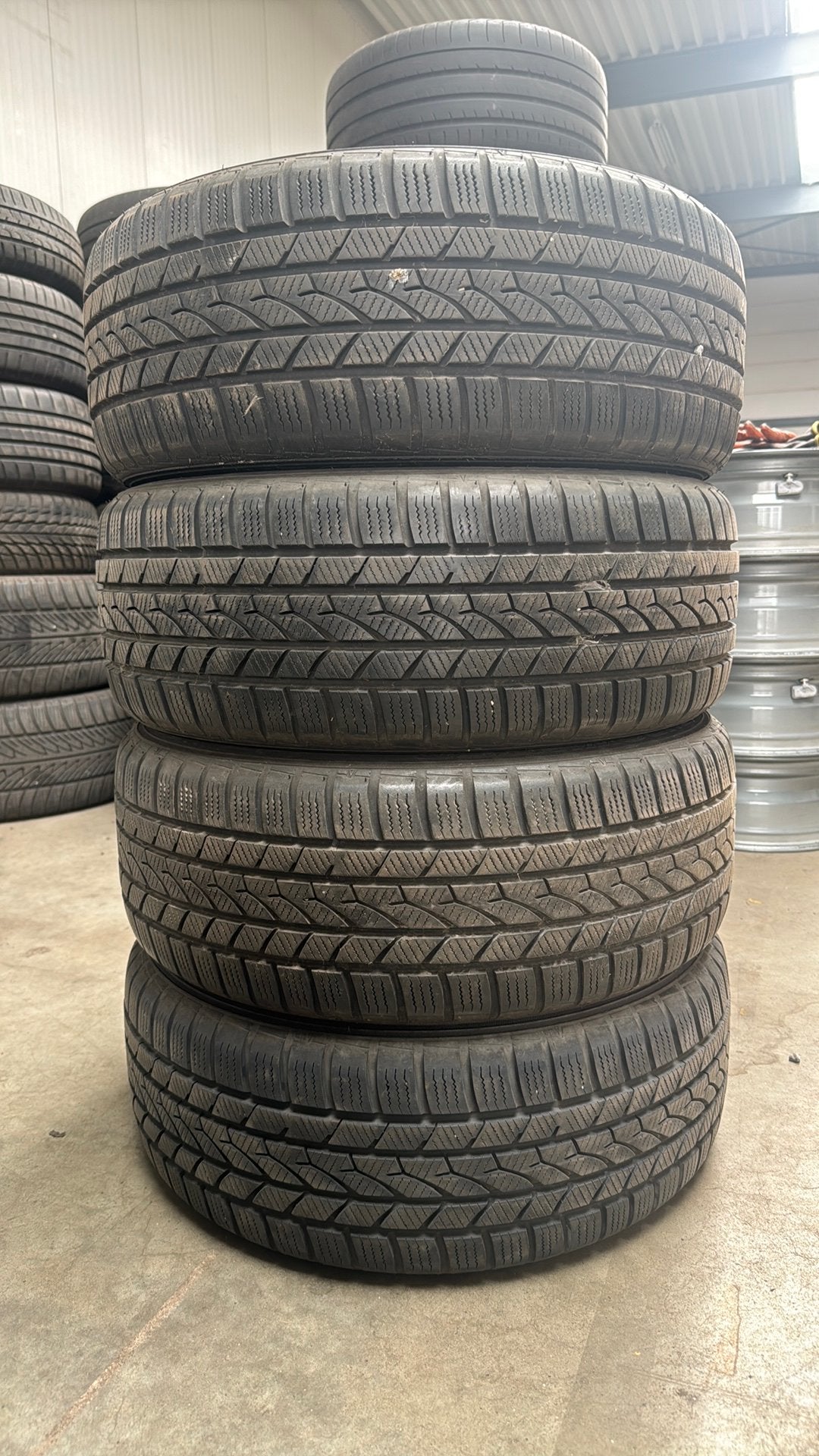 2055516 205/55/16 205/55R16 winterbanden merk Falken, Ophalen