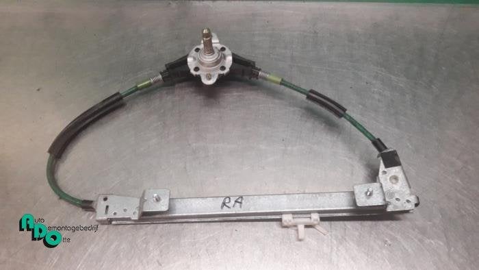 Mécanique vitre 4portes arrière droite d'un Fiat Multipla, -, 3 mois de garantie, Utilisé, Fiat