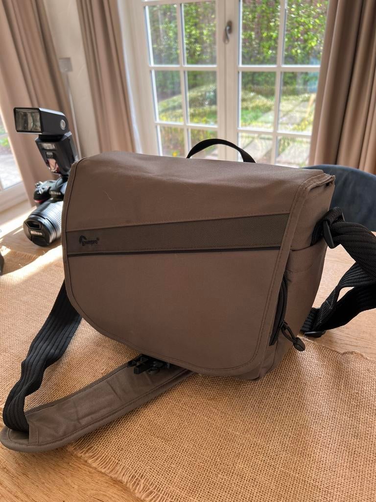 Nikon D7000 + lens + flitser – klaar voor gebruik, Audio, Tv en Foto, Ophalen, Gebruikt, Lowepro