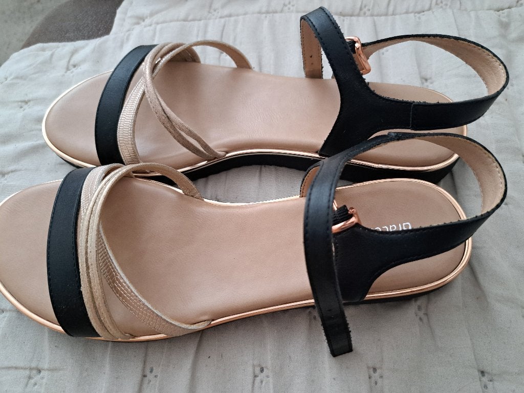 Sandalen maat 41, Vêtements | Femmes, Chaussures, Autres couleurs, Comme neuf, Enlèvement, Graceland