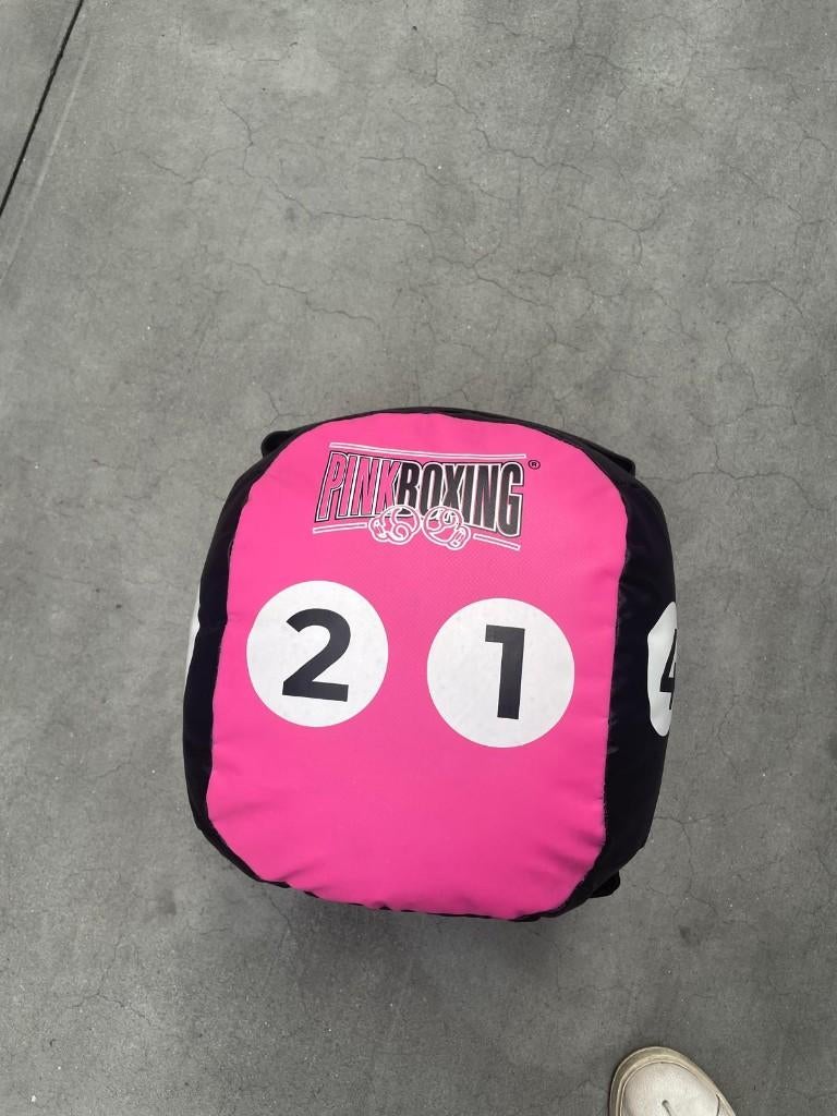 Pink Boxing Ball - 8kg - Roze, Sport en Fitness, Ophalen of Verzenden, Nieuw, Boksbal