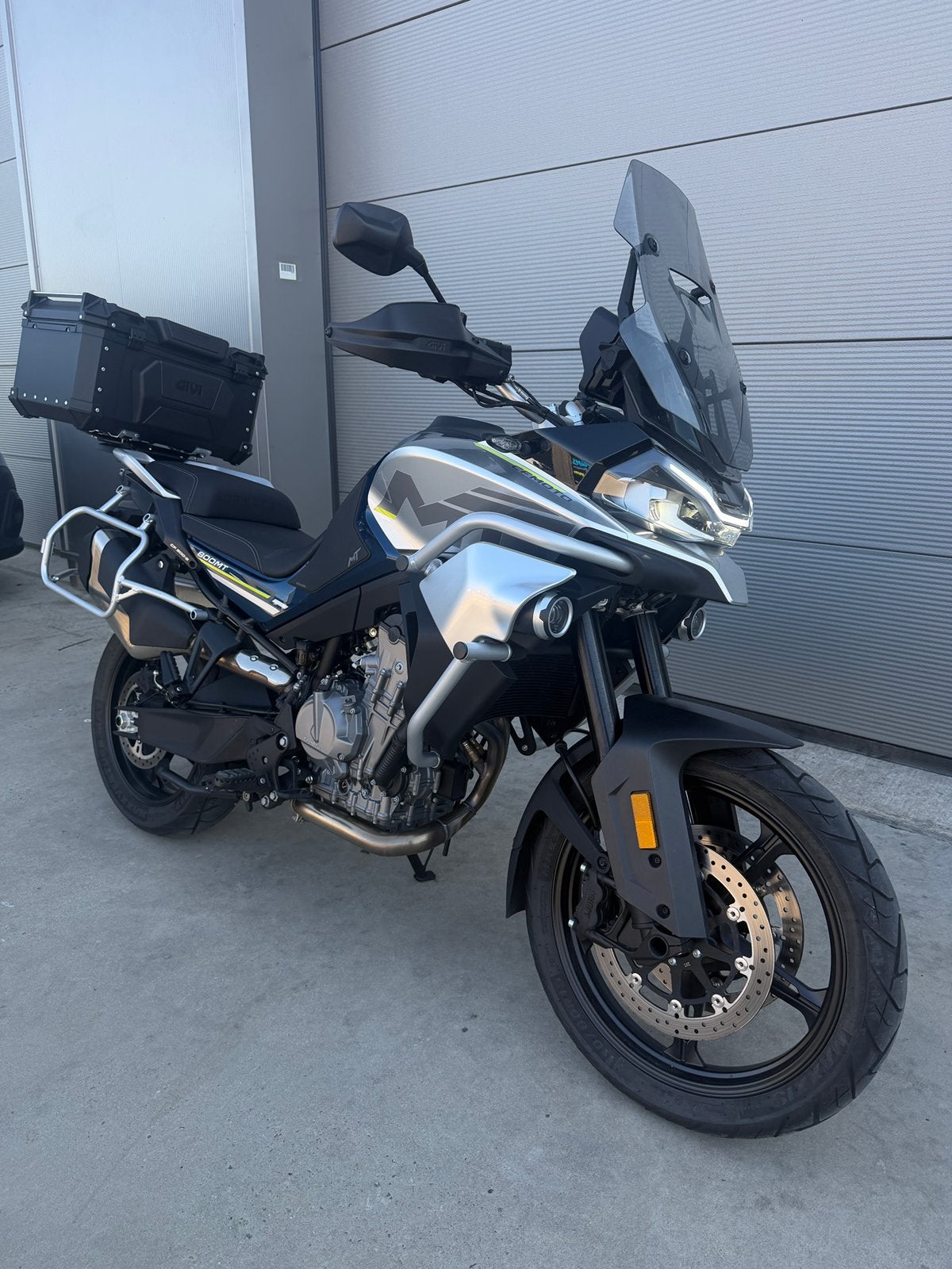 CFMoto 800MT 2024 - seulement 8900 km- de nombreuses options, Permis Moto A, Occasion, Plus de 35 kW, 800 cm³