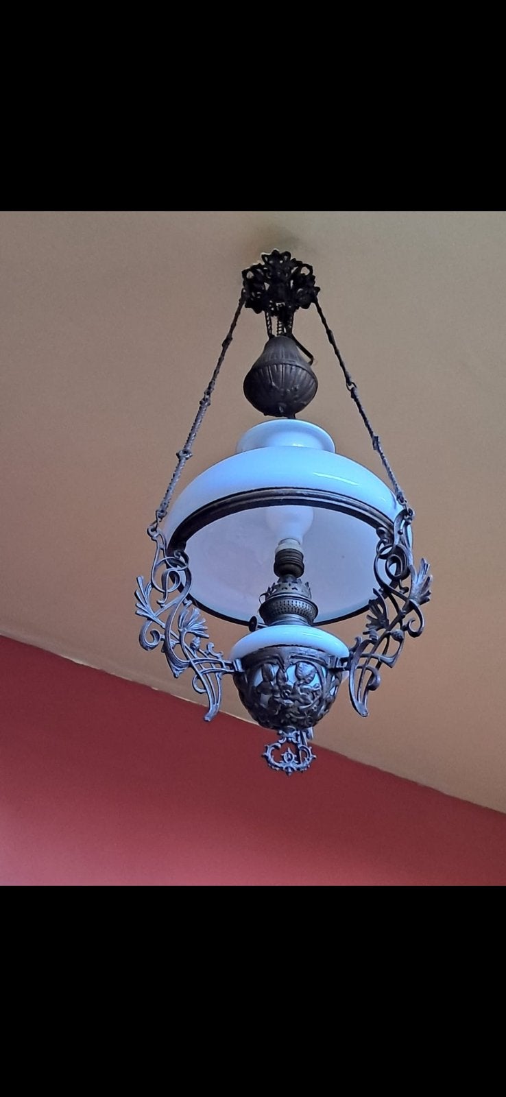Lustre en bronze et opaline, Enlèvement, Utilisé