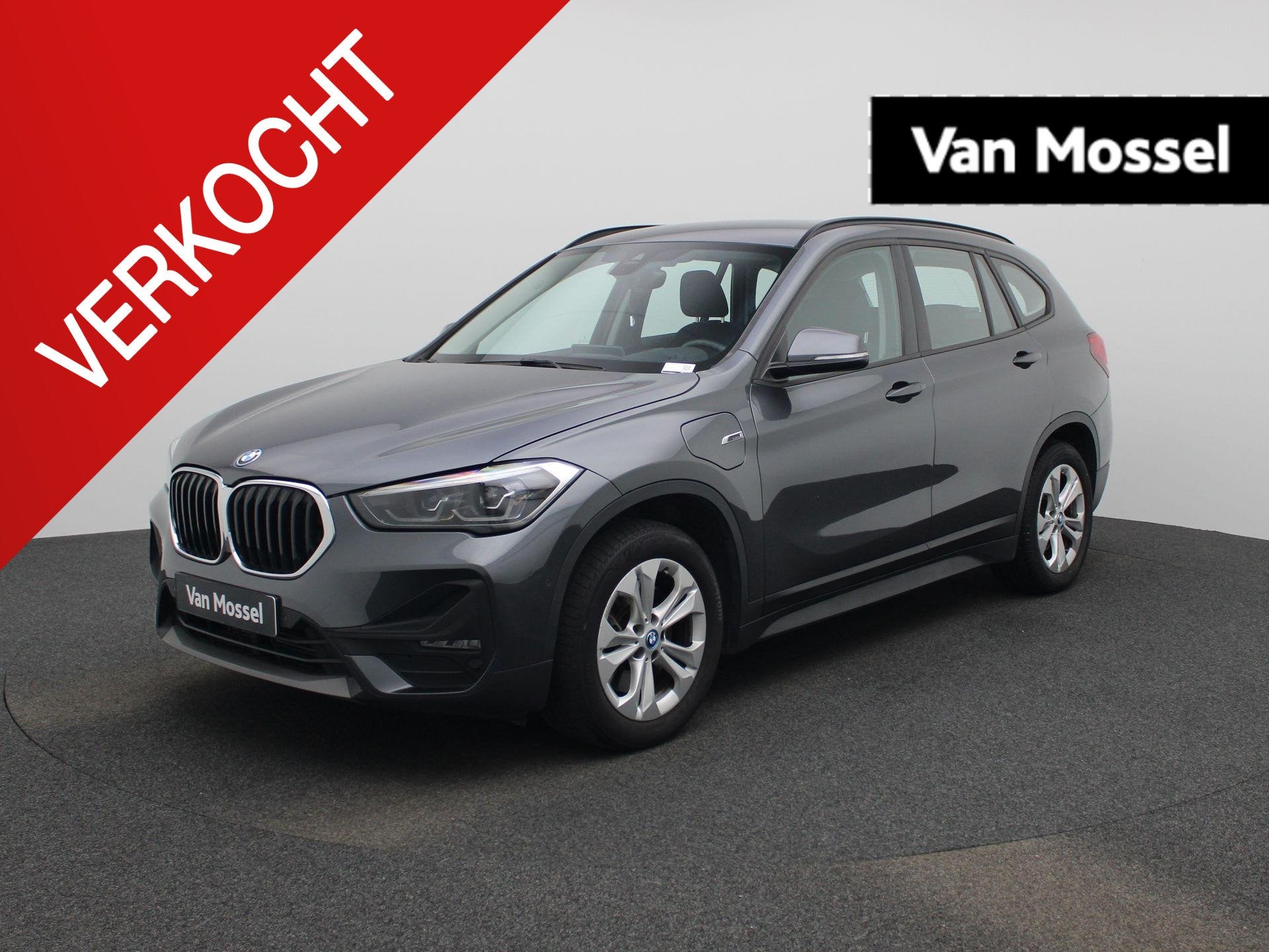 BMW X1 xDrive25e (162 kW), Stof, Gebruikt, 750 kg, https://public.car-pass.be/vhr/9e030f29-eb3a-4358-a186-0599c40d2638